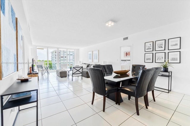 1 of 31 - 5601 Collins Ave 521, Miami Beach, FL