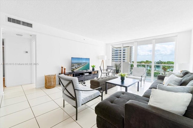 4 of 31 - 5601 Collins Ave 521, Miami Beach, FL