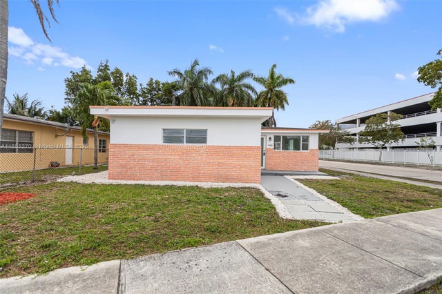 4 of 50 - 988 Nw 10th St, Hallandale Beach, FL