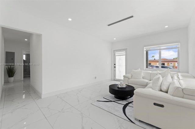 5 of 35 - 4205 E 10th Ave, Hialeah, FL