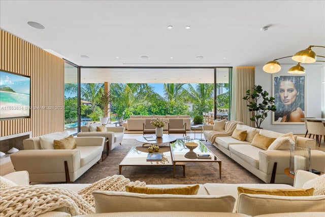 5 of 11 - 1510 W 23rd St, Miami Beach, FL