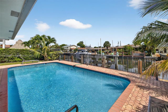 4 of 38 - 2481 Se 15th St, Pompano Beach, FL