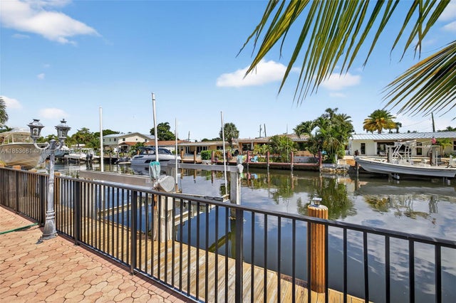 5 of 38 - 2481 Se 15th St, Pompano Beach, FL