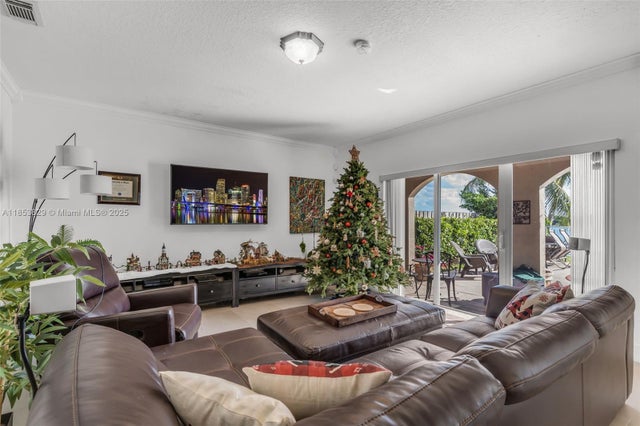 5 of 44 - 13000 Sw 136th Ter, Miami, FL