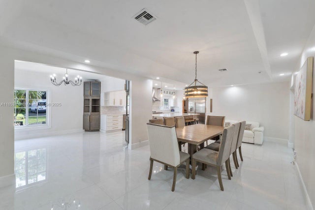 4 of 43 - 13000 Old Cutler Rd, Pinecrest, FL