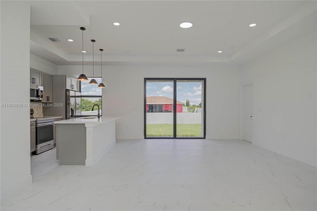 4 of 24 - 3002 63rd St W, Lehigh Acres, FL