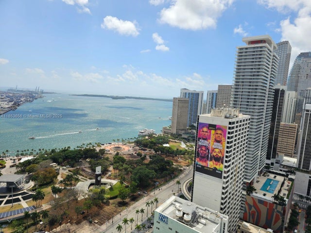 3 of 28 - 244 Biscayne Blvd 3707, Miami, FL