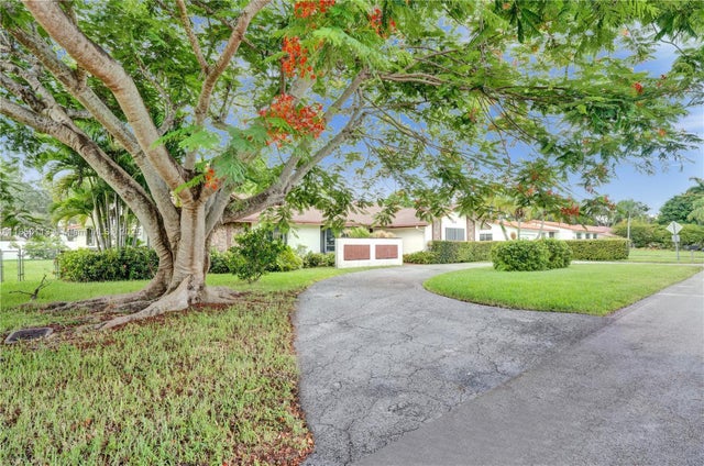 2 of 33 - 9461 Sw 134th St, Miami, FL