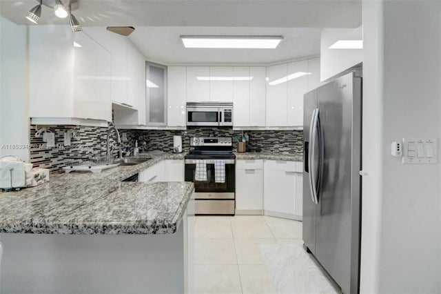 3 of 19 - 3725 S Ocean Dr 1416, Hollywood, FL
