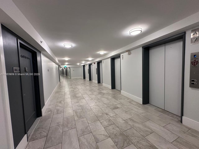 4 of 44 - 6039 Collins Ave 414, Miami Beach, FL