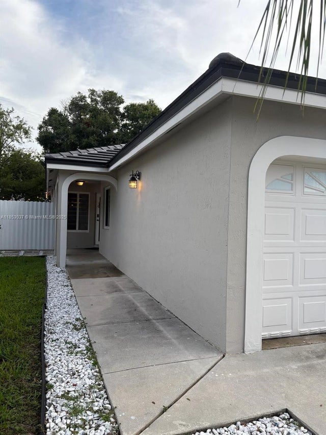 2 of 60 - 18336 Nw 6th St, Pembroke Pines, FL