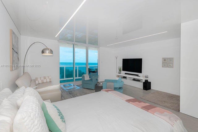 5 of 42 - 2301 Collins Ave 811, Miami Beach, FL