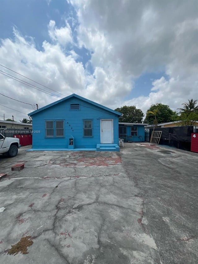 2 of 2 - 8024 Nw 36th Ct, Miami, FL