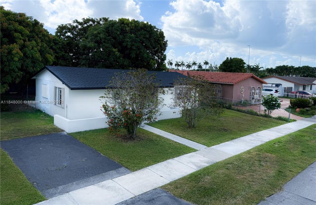 2 of 34 - 3131 Sw 117th Ct, Miami, FL