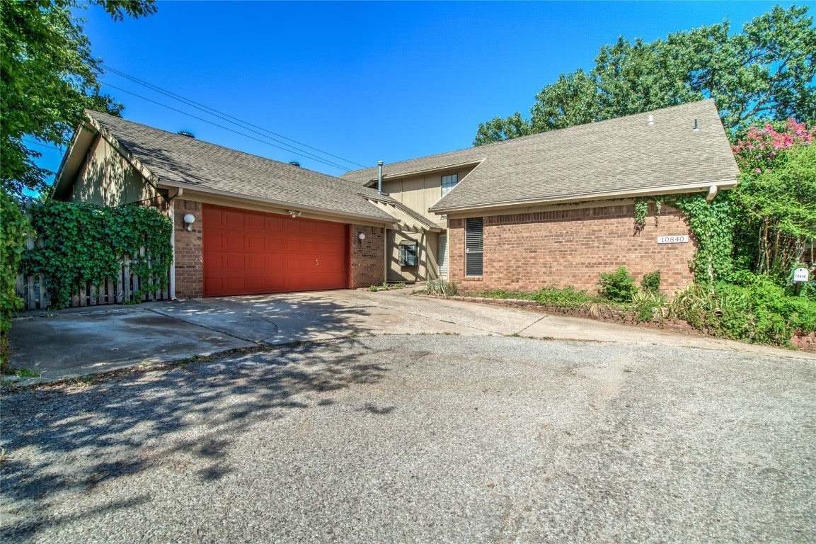 Residential Real Estate for Sale located in the neighborhood of Ski Island, in the city of Oklahoma City, OK