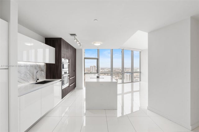 851 Ne 1st Ave 3202, Miami