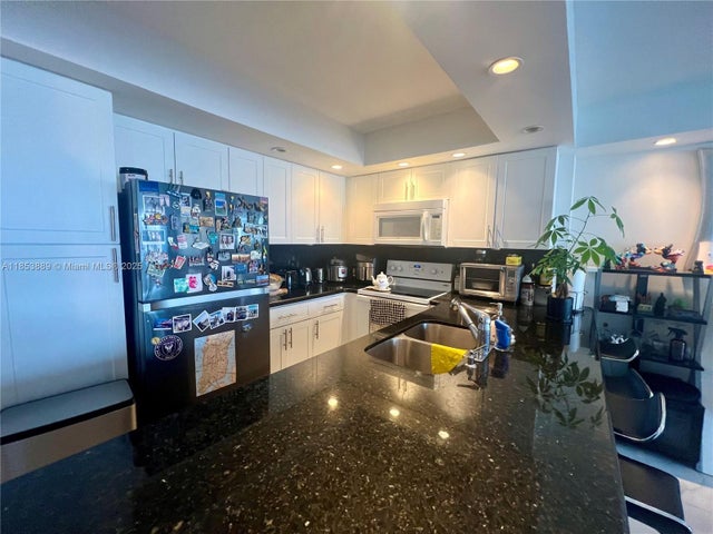 3 of 22 - 5838 Collins Ave 14d, Miami Beach, FL