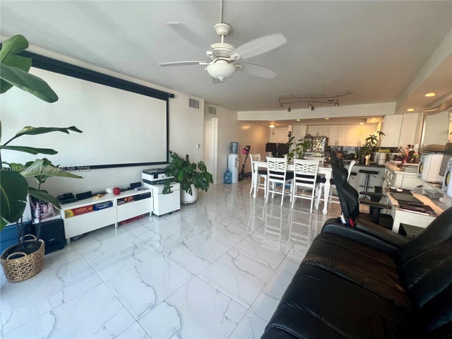 5 of 22 - 5838 Collins Ave 14d, Miami Beach, FL