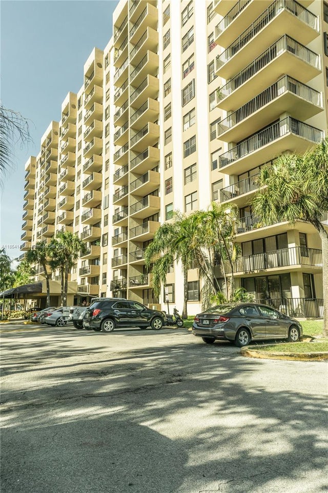 2 of 16 - 1470 Ne 123rd St A1415, North Miami, FL