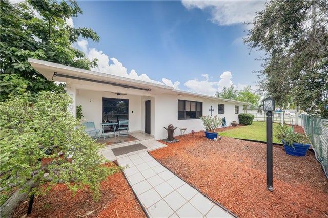 1 of 49 - 7605 W 6th Ave, Hialeah, FL