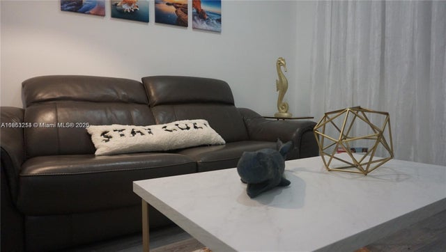 2 of 14 - 810 7th St 107, Miami Beach, FL