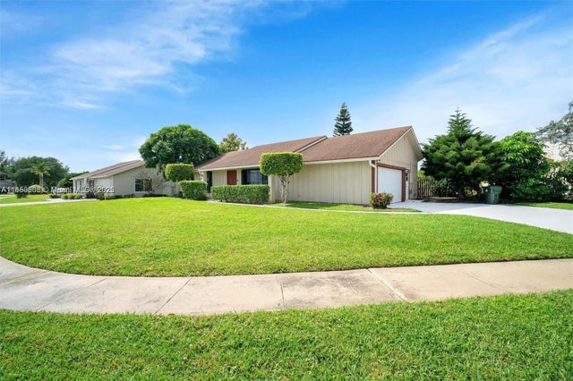 2 of 14 - 372 Nw 35th Pl, Boca Raton, FL