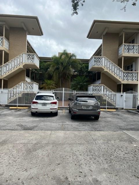 2 of 19 - 1958 Monroe St 208, Hollywood, FL