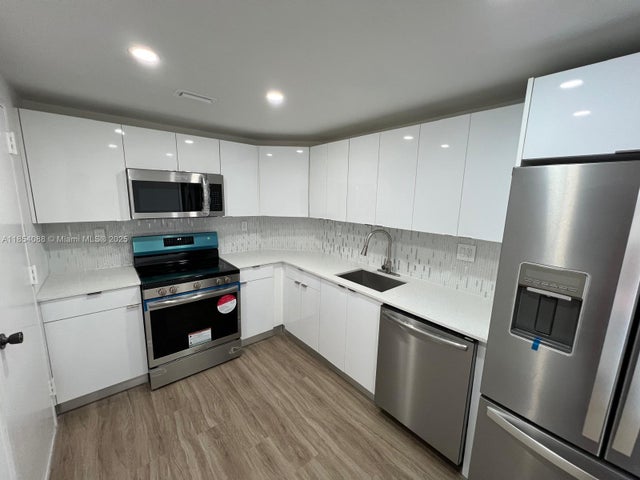 2 of 46 - 500 Bayview Dr 1120, Sunny Isles Beach, FL