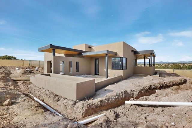 9 Tierra Antigua, Santa Fe