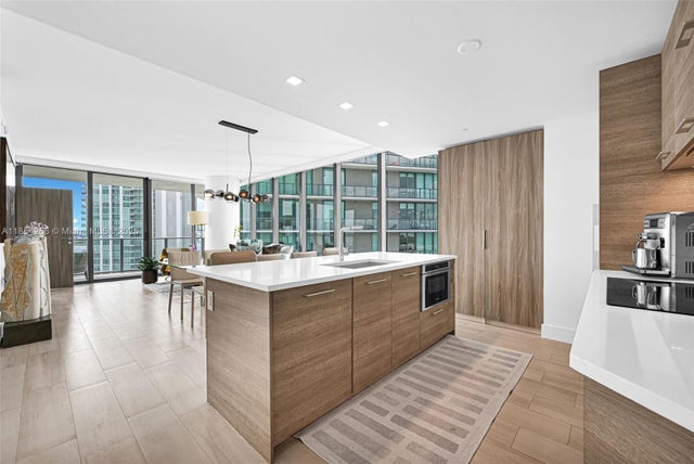 3 of 35 - 650 Ne 32nd St 2201, Miami, FL