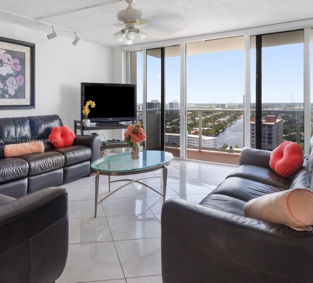 4 of 22 - 3140 S Ocean Dr 2112, Hallandale Beach, FL