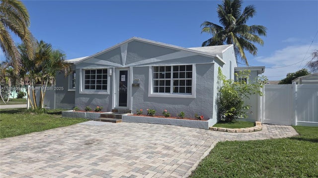 1 of 21 - 1628 Arthur St, Hollywood, FL