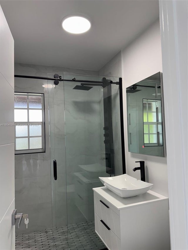 2 of 21 - 1628 Arthur St, Hollywood, FL
