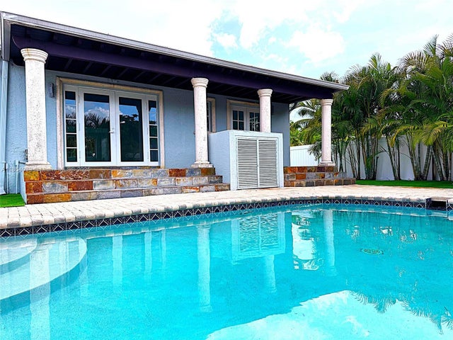 4 of 21 - 1628 Arthur St, Hollywood, FL