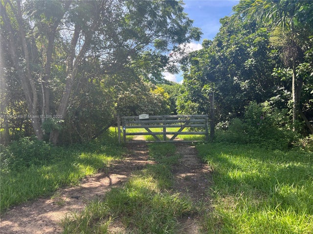 1 of 1 - 20930 Sw 248th St, Homestead, FL
