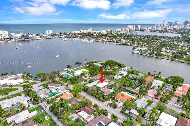 3 of 74 - 919 N Northlake Dr, Hollywood, FL