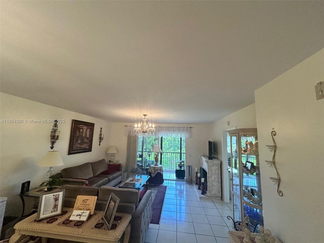 4 of 70 - 12550 Sw 15th St 303e, Pembroke Pines, FL