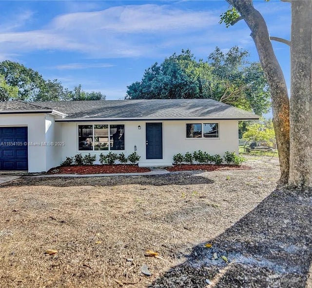 1 of 13 - 4040 Sw 54th Ave, Davie, FL