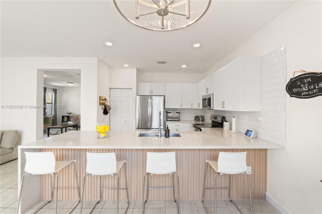 5 of 42 - 10488 W 35th Way, Hialeah, FL