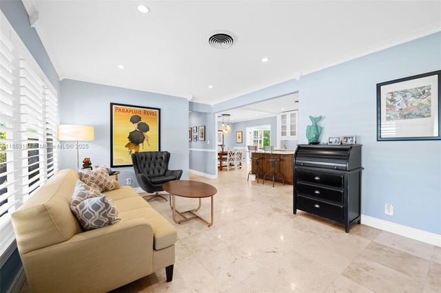 1 of 30 - 608 Nw 25th St, Wilton Manors, FL