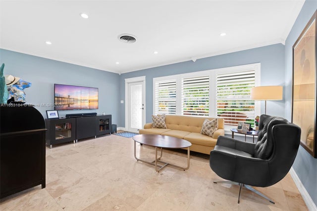 2 of 30 - 608 Nw 25th St, Wilton Manors, FL