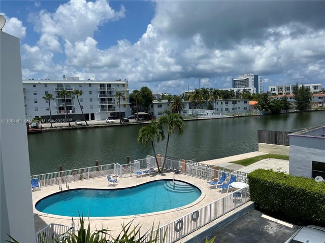 2 of 8 - 1185 Marseille Dr 309, Miami Beach, FL