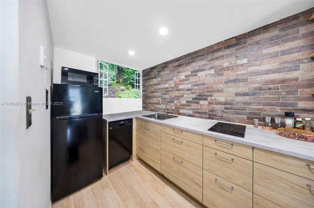 4 of 21 - 12500 Ne 15th Ave 312, North Miami, FL