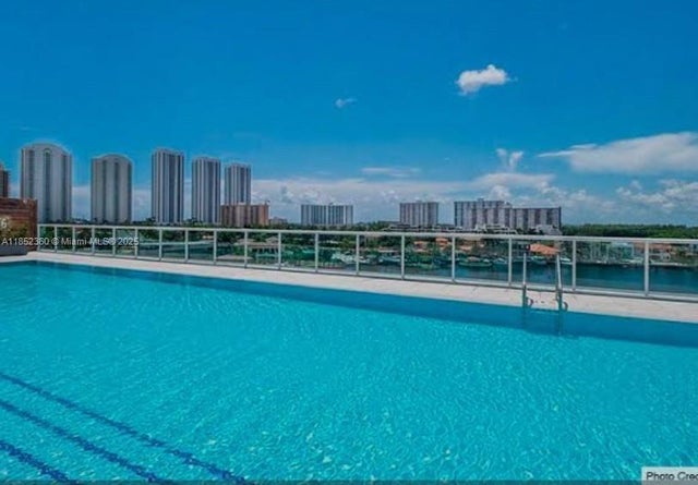 4 of 42 - 400 Sunny Isles Blvd 2004, Sunny Isles Beach, FL