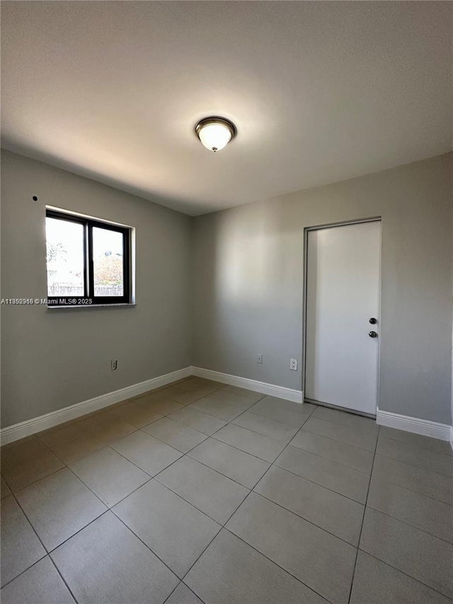 5 of 8 - 11549 Sw 4th St, Sweetwater, FL
