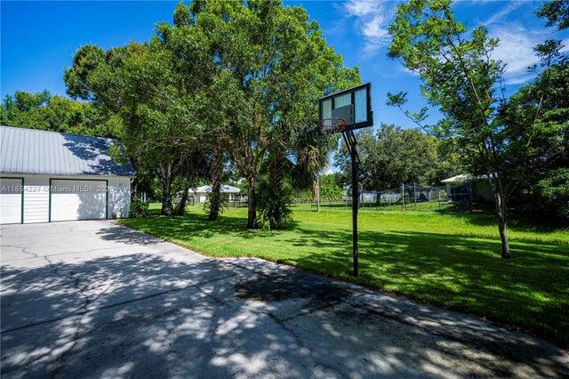 5 of 76 - 202 N Cypress Ave, La Belle, FL