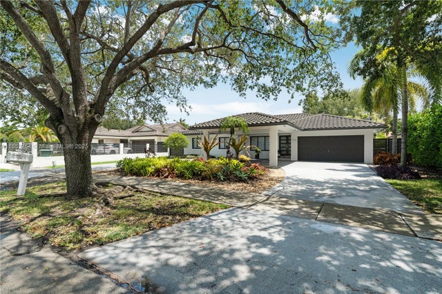 4 of 63 - 14352 Sw 18th St, Miami, FL