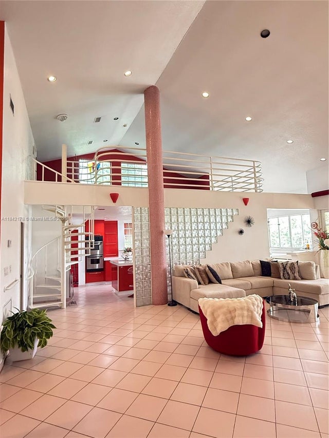 3 of 38 - 747 W 78th St, Hialeah, FL