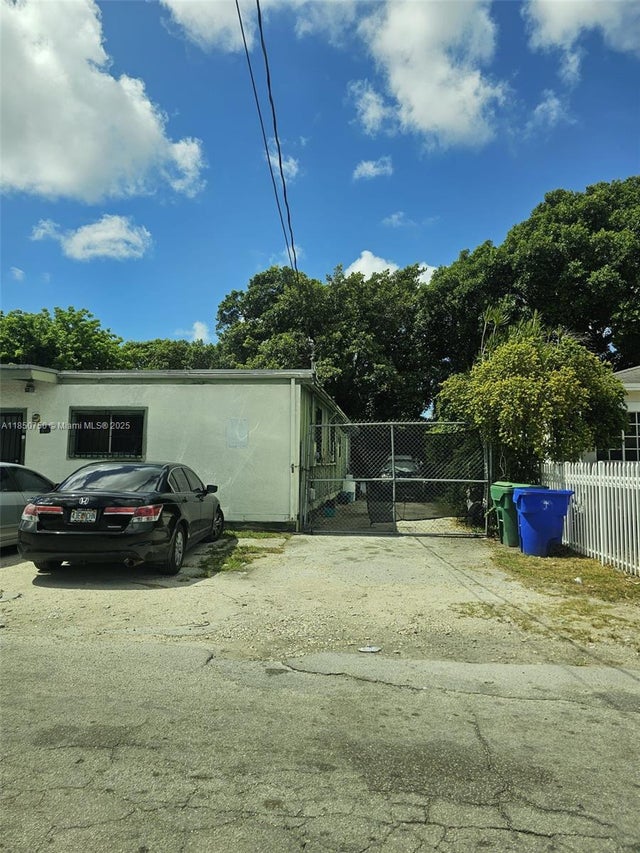 3 of 4 - 140 Ne 83rd St, Miami, FL