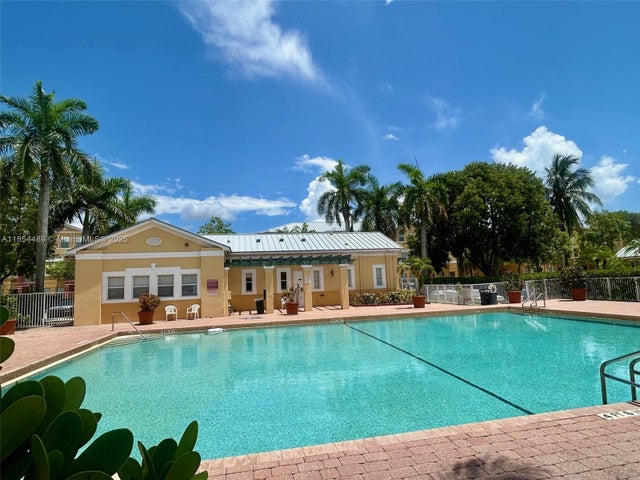 3 of 28 - 1104 Shoma Dr, Royal Palm Beach, FL
